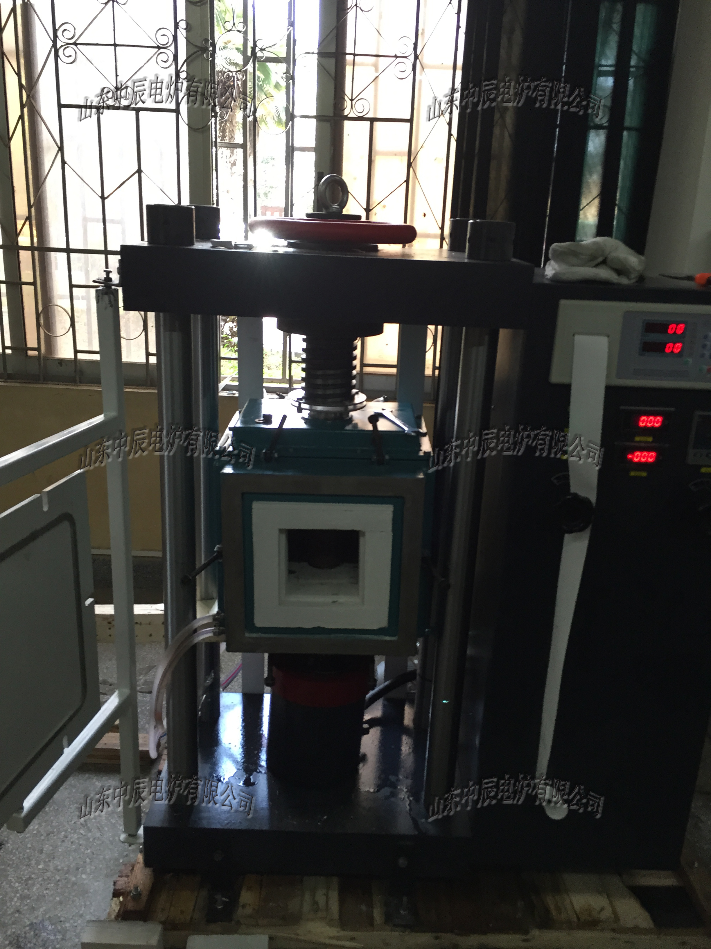 自動恒壓真空氣氛熱壓爐